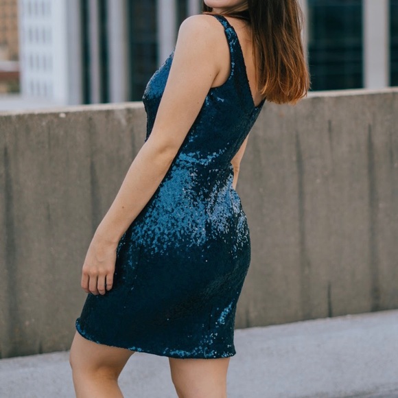 Sparking Blue Dress - Picture 1 of 3